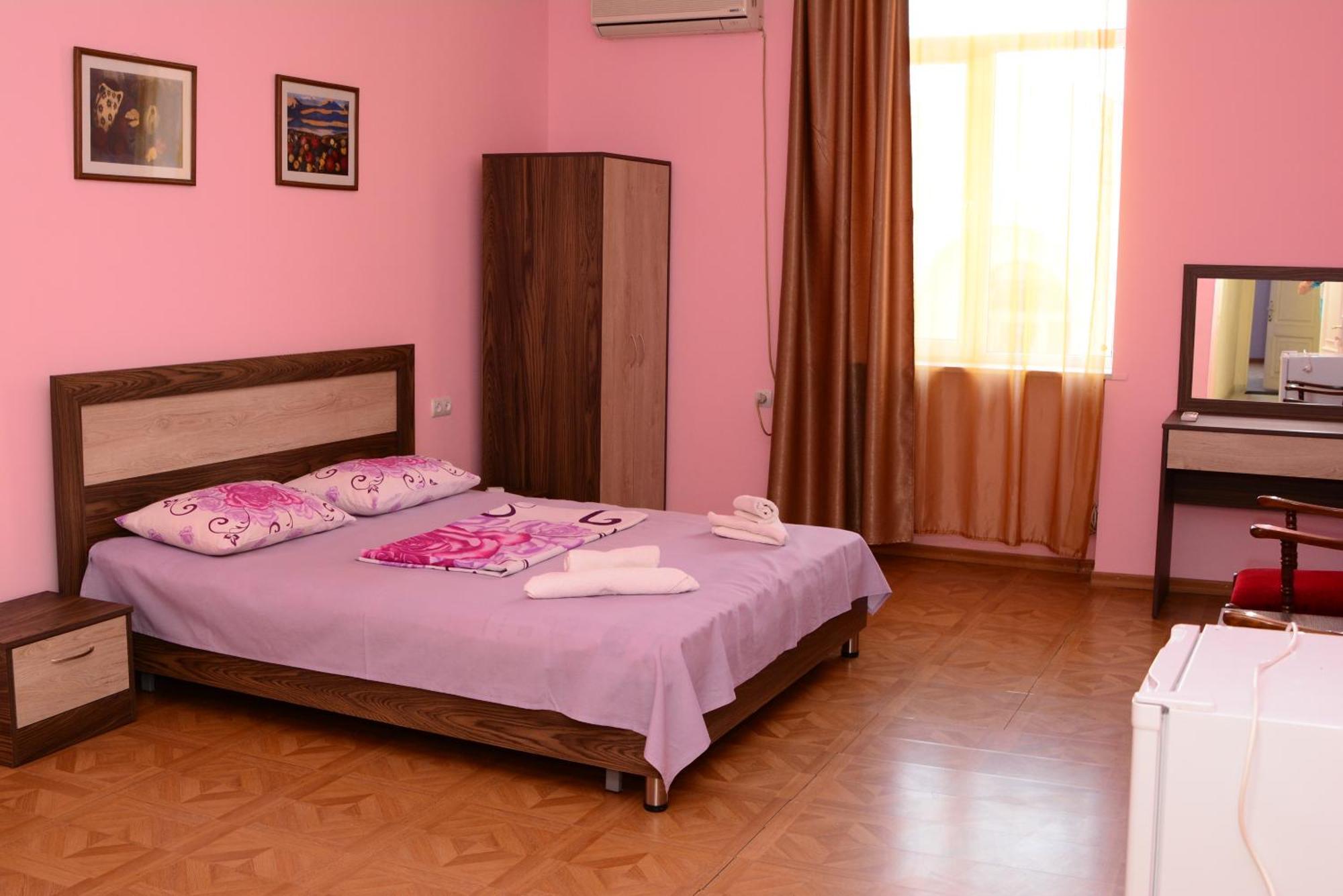 Villa Rosa เยเรวาน ภายนอก รูปภาพ